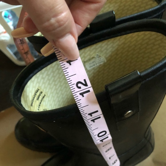 Hunter black mid calf rise rubber rain boots - Picture 3 of 6